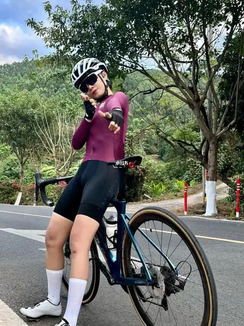 炫酷骑行照片姿势已get