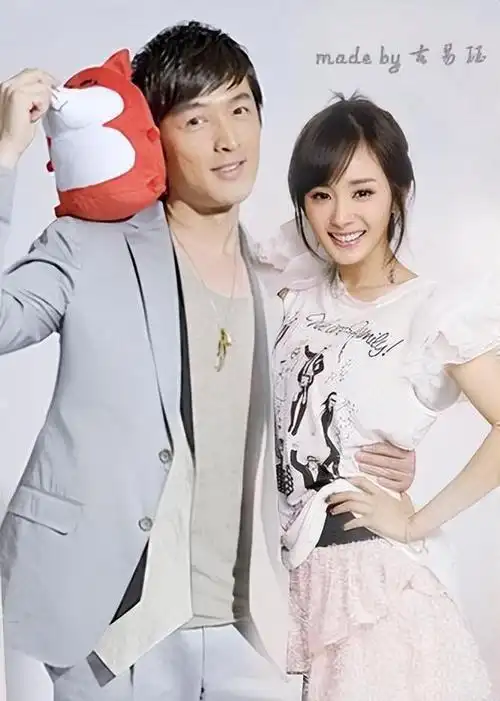 胡歌老婆近照曝光!卸妆后的真实颜值太普通,打扮土气小肚子抢镜