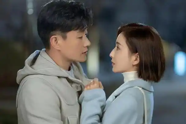 事实证明入股前夫公司的佟丽娅已经走上了另一条道路