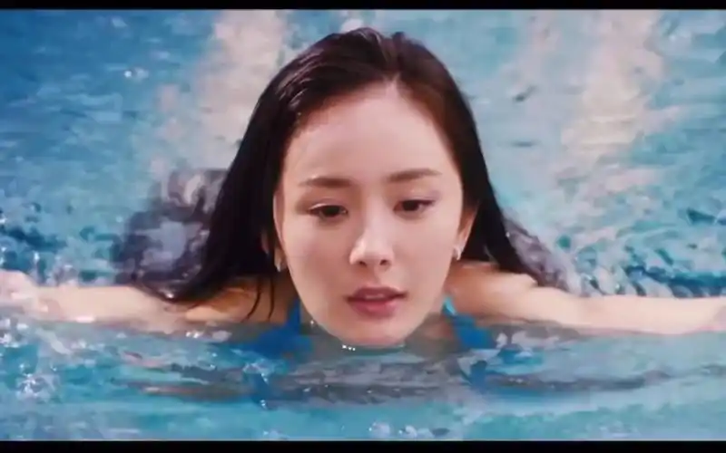 大幂幂游泳,身材真棒!