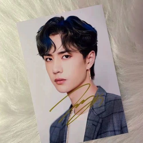 王一博亲笔签名照亲签保真活动现场粉丝应援周边产品收藏无印刷