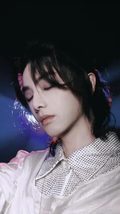 华晨宇泪痣妆##华晨宇美貌大赏##华晨宇男歌手发型统治区##世界第一