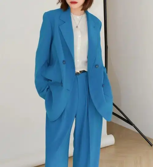 蓝色西装简直美到窒息