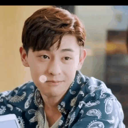 今日首赞,给你的爱豆邓伦秒赞未来三天有好事发生