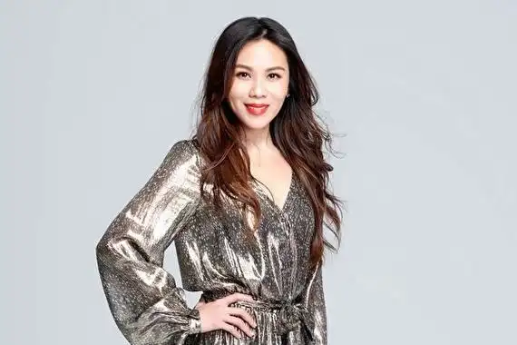 金曲歌后蔡健雅秀刀工小黄瓜切出8层金字塔