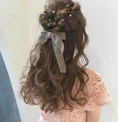 女士简单半扎发推荐 半扎半披彰显气质_时尚扎发 - 美发站