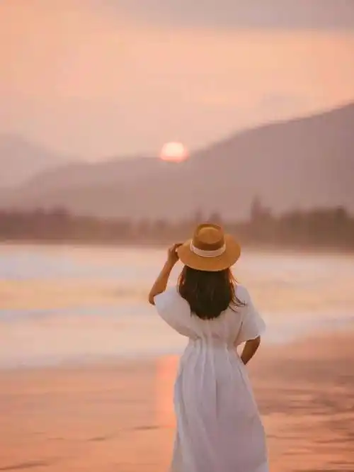 那一天,我在万宁看了一场绝美落日展_晚霞_海湾_心情