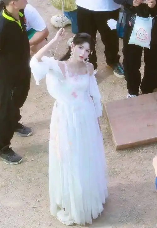 《斗罗大陆2》真人剧路透照 张予曦版小舞绝美动人_唐昊来_武魂_造型