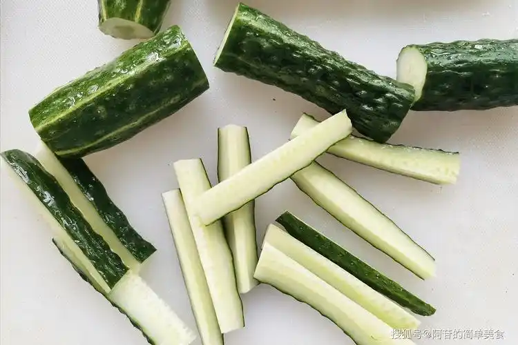 原创喝粥吃面少不了这道腌黄瓜脆嫩爽口清香开胃棒