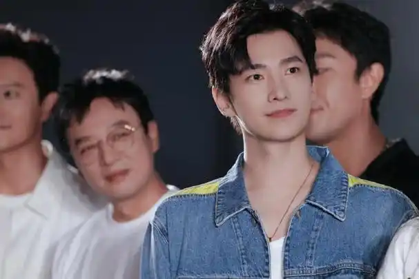 杨洋真的是帅而自知代表,而且时常用颜值在行凶!