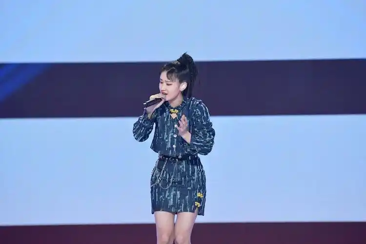 上线吧华彩少年收官钟颖说唱戏腔结合燃爆全场