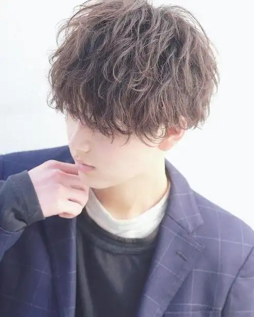 男生烫头发夏天很流行