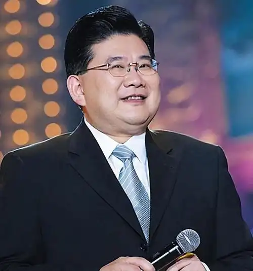 九转大肠受害者,"上海第一主持人",为你揭秘曹可凡的双面人生