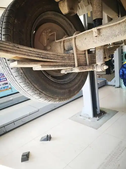 五菱小货车变身记,钢板加持,秒变拉货小能手!