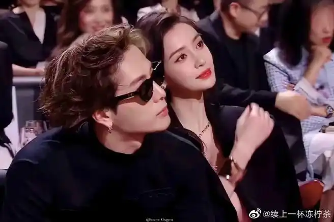 美女就是坠好磕的感觉每一对光看一张图就觉得好有氛围感～李现×宋茜