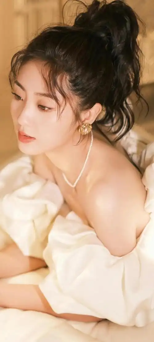 邢菲|性感美图壁纸写真_网易订阅