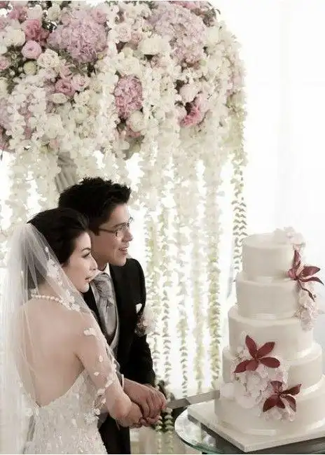 霍启刚郭晶晶婚礼直击 甜蜜装扮温馨动人(组图)_时尚图库_中国女装网