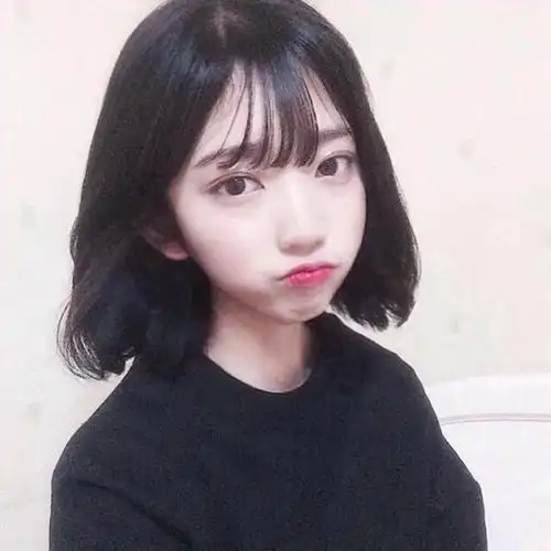 1, 碎刘海:减龄显嫩的必备神器,尤其适合大额头.