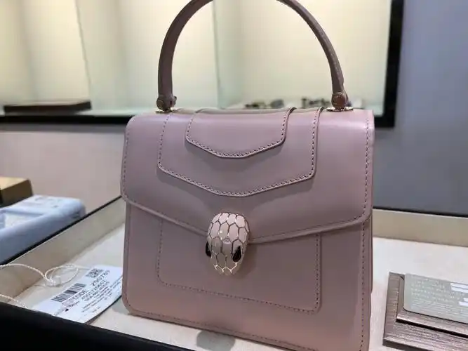 宝格丽小号风琴包