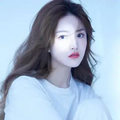 绝美温柔干净气质女生头像图片