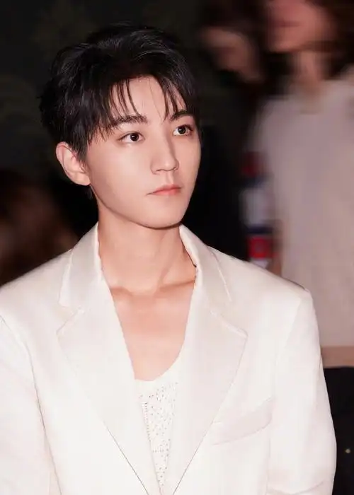 《飞行模式》@华晨宇yu《财神到》@张艺兴《回望》@tfboys-王俊凯《我