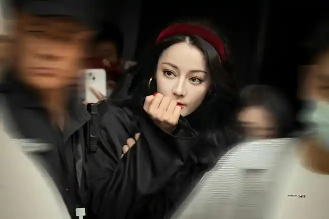 迪丽热巴这反差萌怪可爱的了