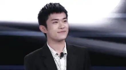 帅不帅理个平头就知道易烊千玺平头造型曝光你打多少分