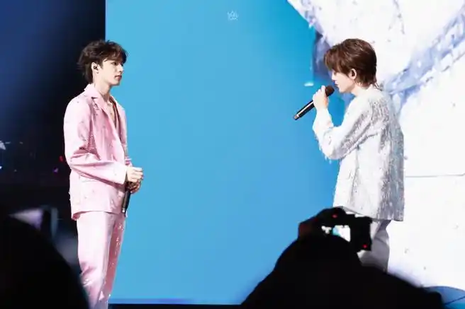 宋亚轩刘耀文合唱对视