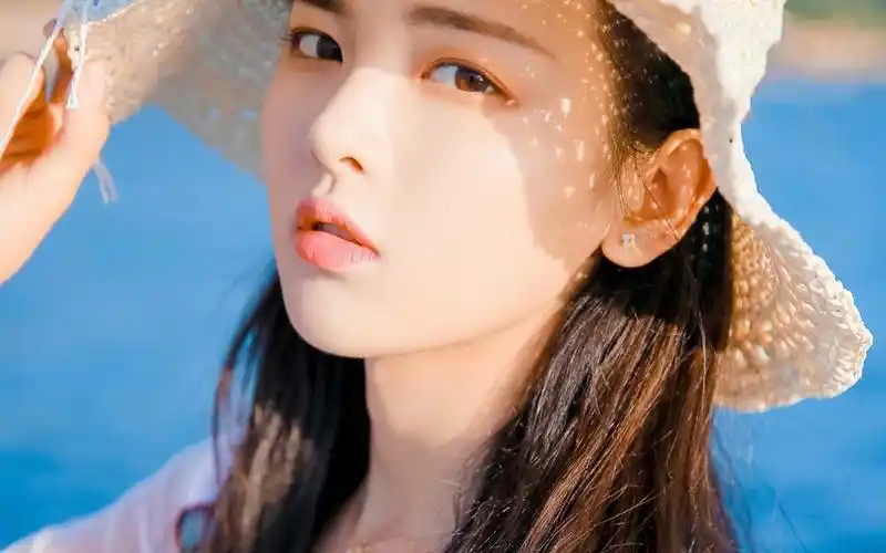 杨超越甜美小清新高清桌面壁纸