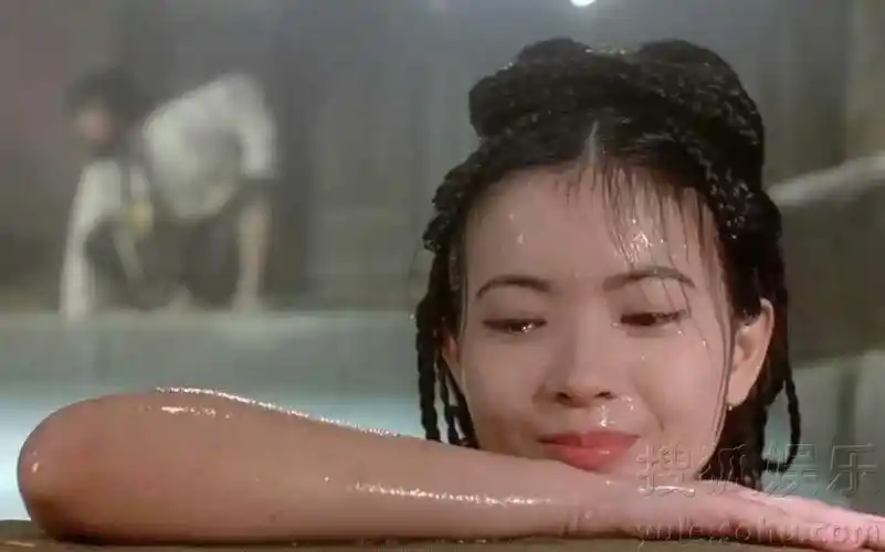 蓝洁瑛早年青涩美照曝光 绝美出浴令人心碎(组图)