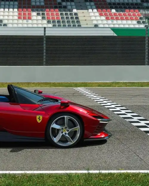 法拉利又双聂发布新车了daytonasp3