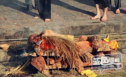 重口味慎入:【尼泊尔】耸人听闻的火葬