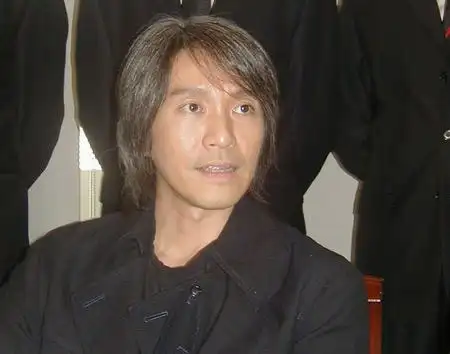 周星驰(新浪伊人风采配图)