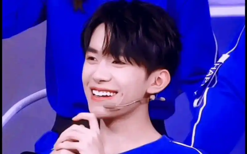 笑容加满易烊千玺