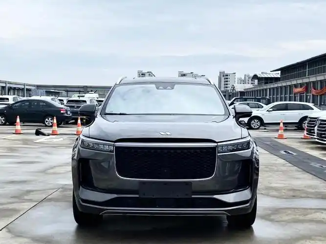 理想one20款7座灰上牌日期2020年5月车辆车型越野车车辆产地国产车辆