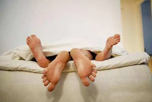 第一次男人塞进是什么感觉