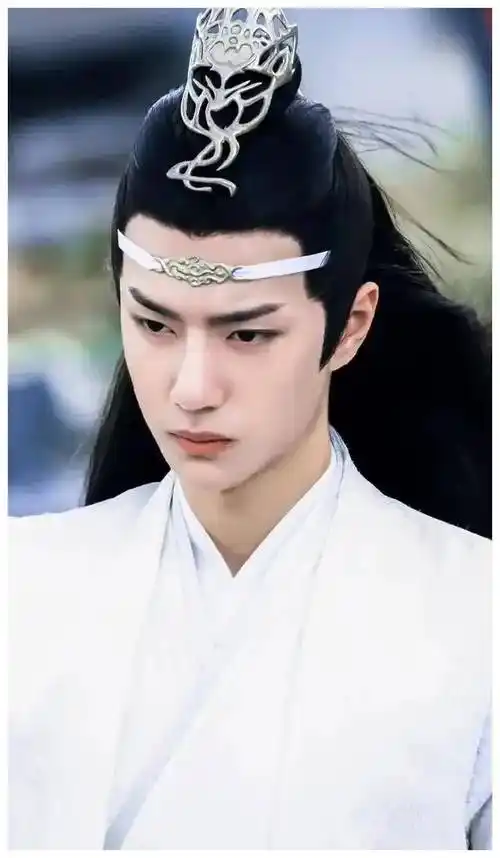 肖战与王一博粉丝之争,何时了结?终结对立,共享明星魅力!