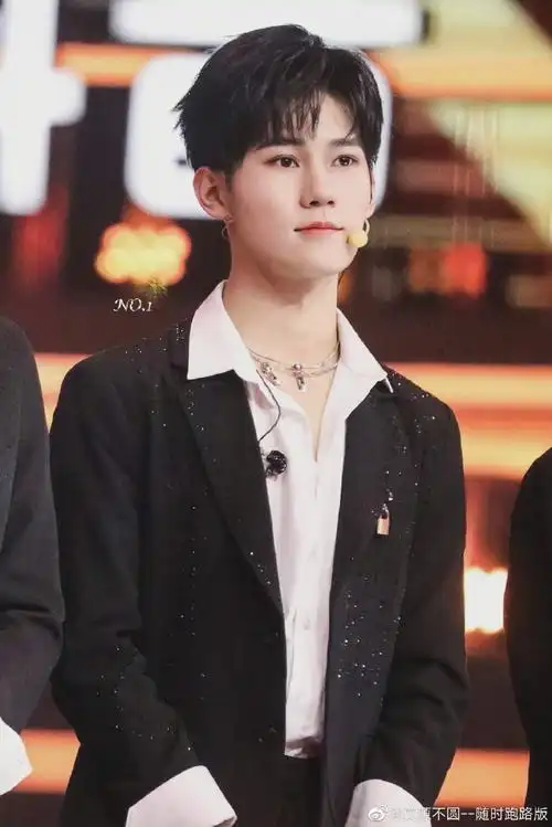 时代少年团tmea西装造型