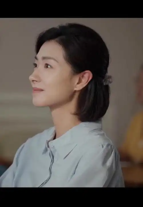 地道的湖南妹子毕业于上海戏剧学院表演系,2002年,出演个人首部电视剧