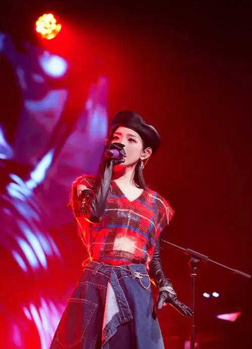 孟美岐夏日岐遇郑州音乐会##孟美岐郑州音乐会舞台照