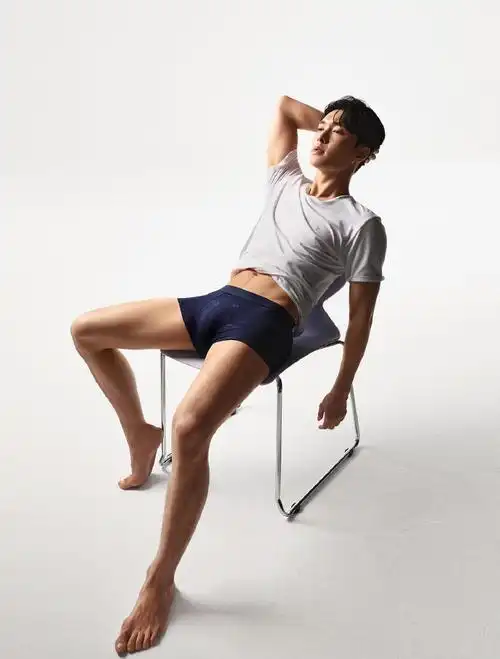 张艺兴ck全球代言人#张艺兴超话200915@calvinklein官网更新高清大图