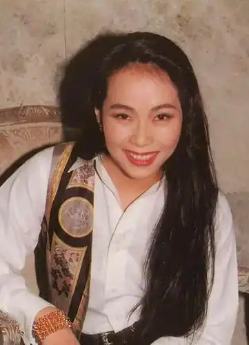 叶童=许仙?她的美"雌雄难辨",被张国荣夸是天才,至今无儿女