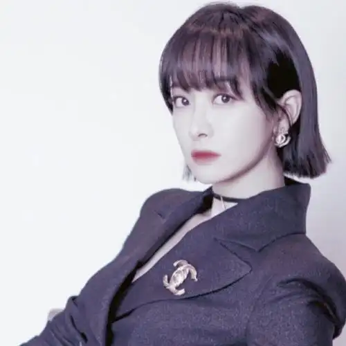 宋茜头像/by沈灿阳