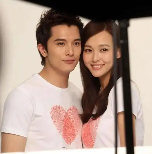 邱泽结婚了女方三年结两次婚从小缺爱却是台湾第一混血美女