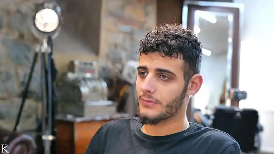 欧洲男士卷发修剪精品教学wavy hairstyle - men07s short hair