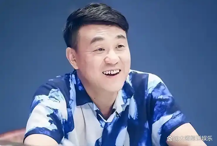 回顾何冰发妻是他爱了26年的同桌结婚几十年没绯闻