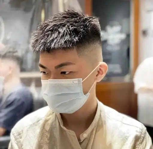 男士短发发型图片(男生清爽易打理的3款短发)