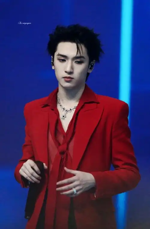 严浩翔叁重楼暨出道四周年演唱会##严浩翔 舞台风暴##严老师我需沂种