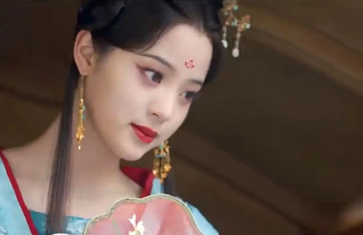 欧阳娜娜# 古装《永安梦》饰演长安第一美人,你们觉得怎么样?