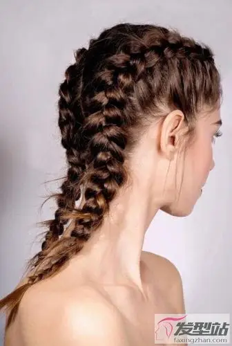 女生麻花辫的几种不同编发发型人气暴涨的发型赶紧来pick